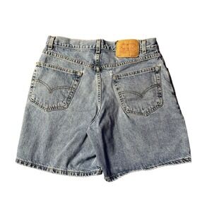 Vintage Levi's 550 Denim Shorts Men's 33 Light Wash Relaxed Fit 90s Casual